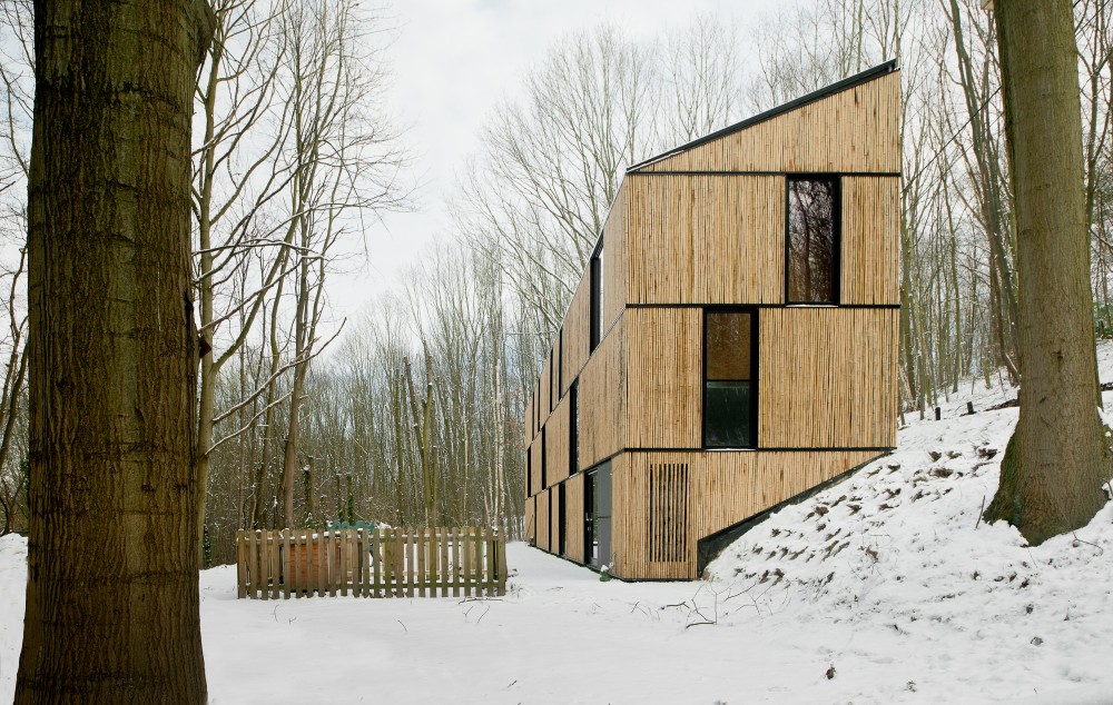 Low Energy Bamboo House / AST 77 Architecten