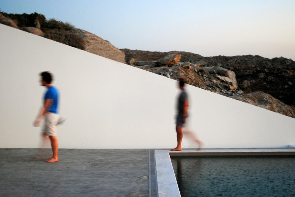 Summer House in Naxos / Ioannis Baltogiannis, Phoebe Giannisi, Zissis Kotionis, Katerina Kritou and Nikolaos Platsas