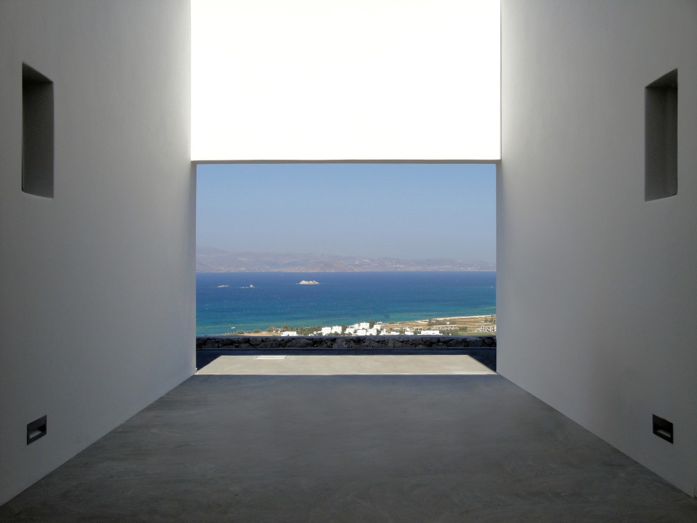 Summer House in Naxos / Ioannis Baltogiannis, Phoebe Giannisi, Zissis Kotionis, Katerina Kritou and Nikolaos Platsas