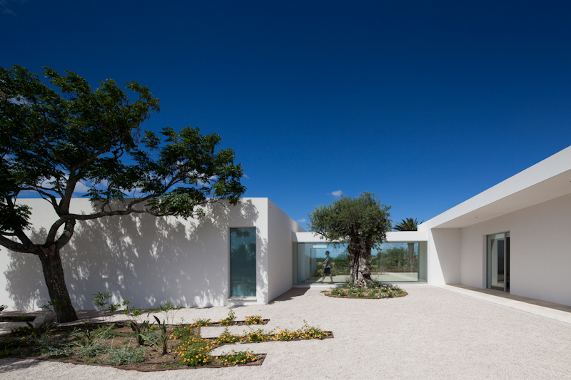 House in Tavira / Vitor Vilhena Architects