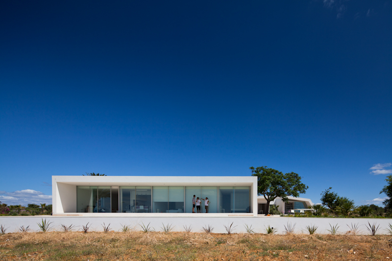 House in Tavira / Vitor Vilhena Architects