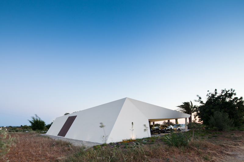 House in Tavira / Vitor Vilhena Architects