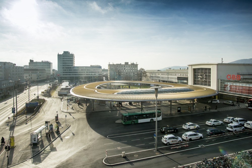 Graz Main Station Local Transport Hub / Zechner & Zechner