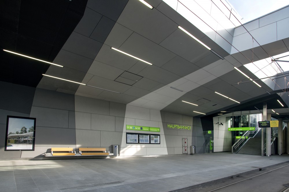 Graz Main Station Local Transport Hub / Zechner & Zechner