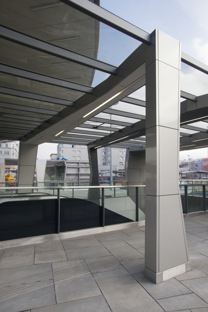 Graz Main Station Local Transport Hub / Zechner & Zechner