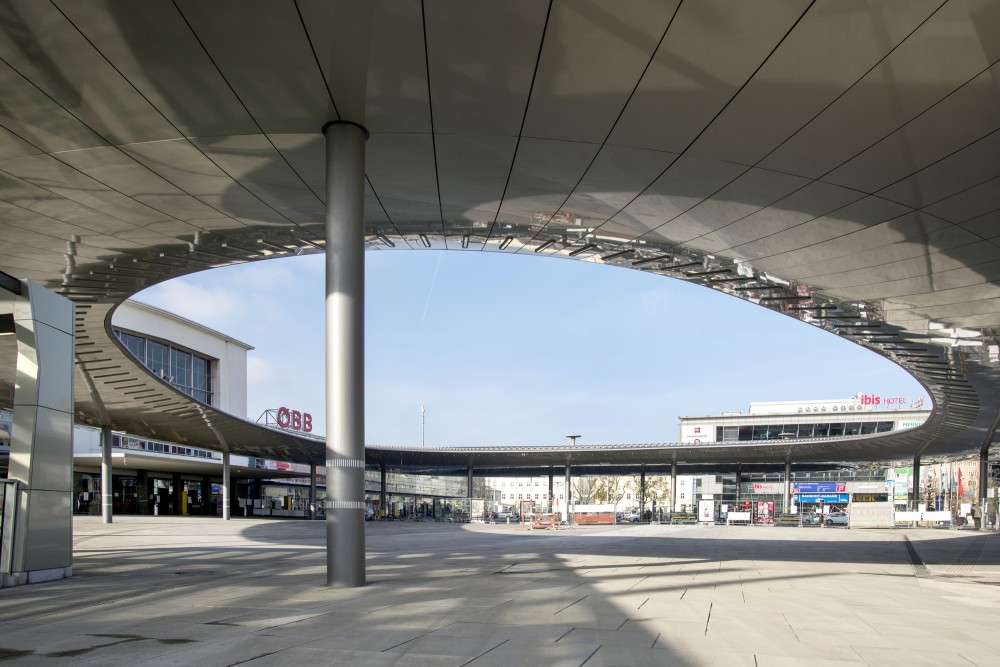 Graz Main Station Local Transport Hub / Zechner & Zechner