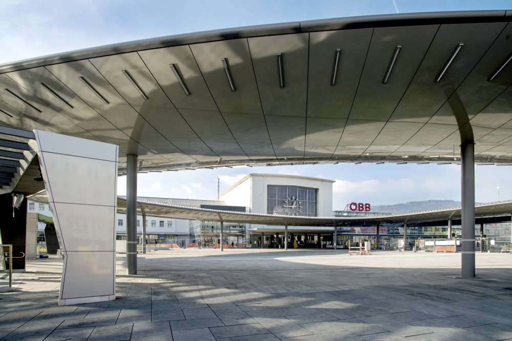 Graz Main Station Local Transport Hub / Zechner & Zechner