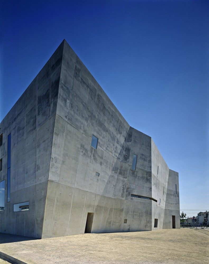 Double Church for Two Faiths / Kister Scheithauer Gross Architects And Urban Planners