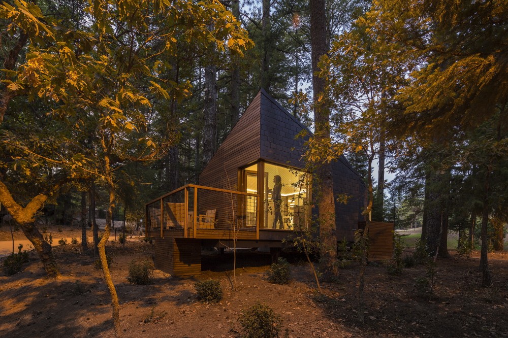 Pedras Salgadas Eco-Resort / Luís Rebelo de Andrade & Diogo Aguiar