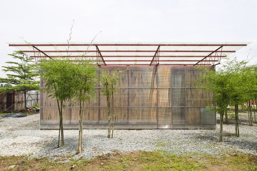 Low Cost House / Vo Trong Nghia Architects