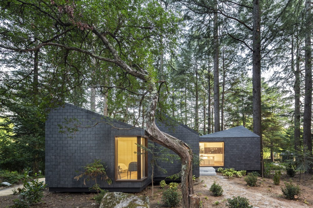Pedras Salgadas Eco-Resort / Luís Rebelo de Andrade & Diogo Aguiar