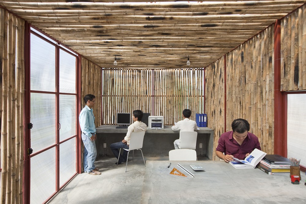 Low Cost House / Vo Trong Nghia Architects