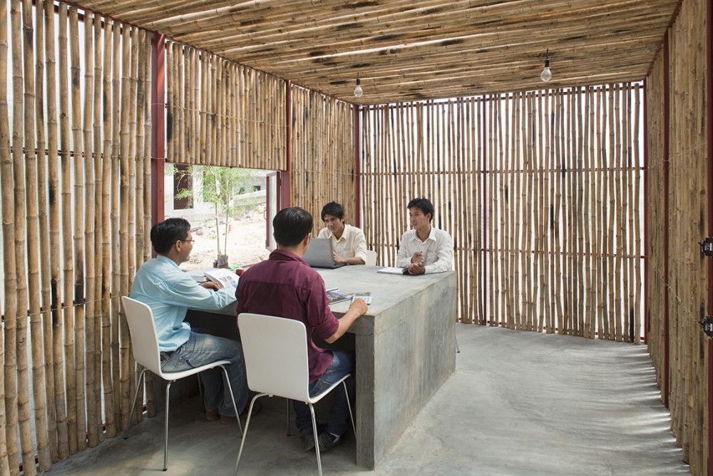 Low Cost House / Vo Trong Nghia Architects