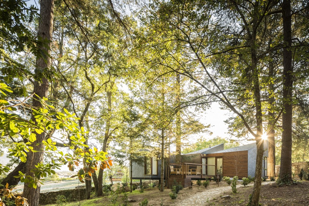 Pedras Salgadas Eco-Resort / Luís Rebelo de Andrade & Diogo Aguiar