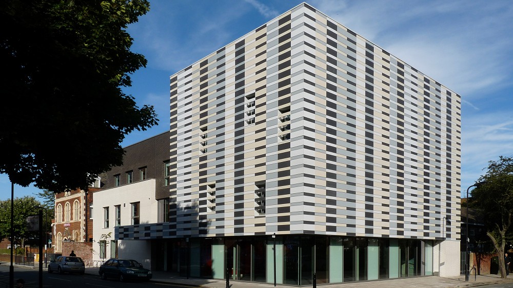 Forest Road Youth Centre / Matthew Lloyd Architects