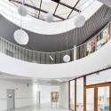 Complex School in Bobigny / Mikou Design Studio Complex School in Bobigny / Mikou Design Studio © Florian Kleinfenn