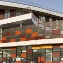 Complex School in Bobigny / Mikou Design Studio Complex School in Bobigny / Mikou Design Studio © Florian Kleinfenn