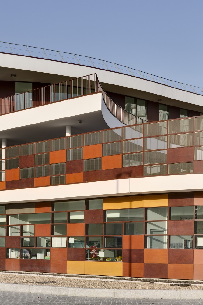 Complex School in Bobigny / Mikou Design Studio