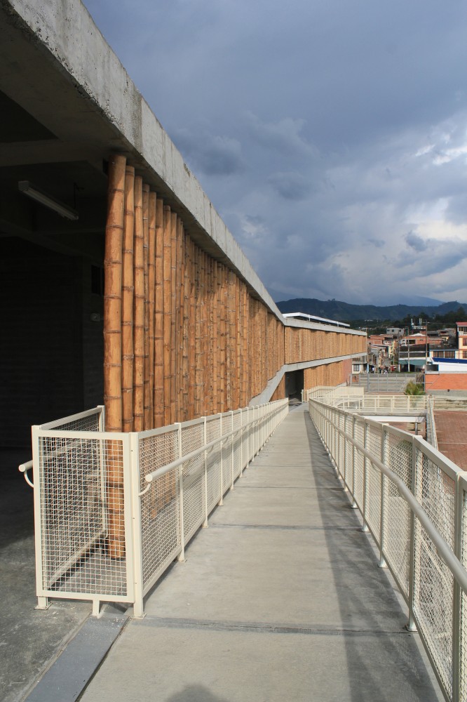 Educational Institute La Samaria / Campuzano Arquitectos