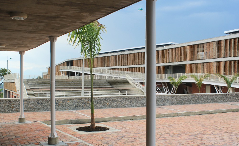 Educational Institute La Samaria / Campuzano Arquitectos