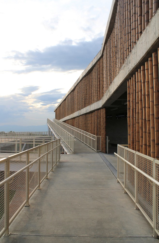 Educational Institute La Samaria / Campuzano Arquitectos