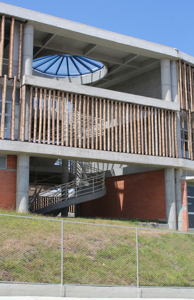 Educational Institute La Samaria / Campuzano Arquitectos