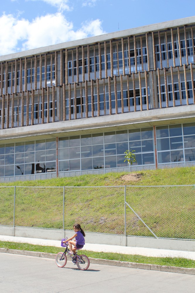 Educational Institute La Samaria / Campuzano Arquitectos