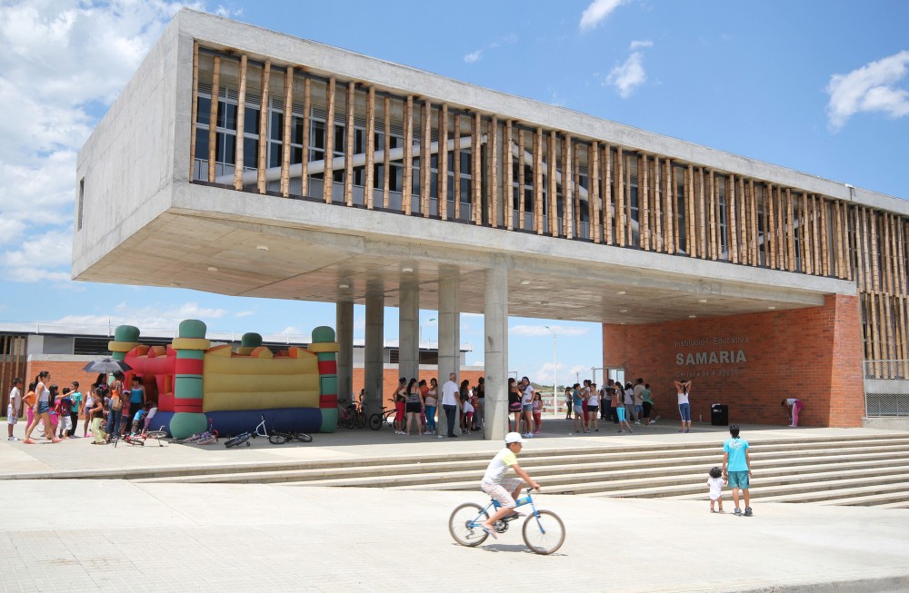 Educational Institute La Samaria / Campuzano Arquitectos