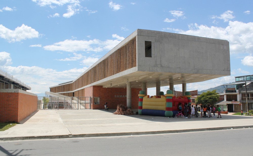 Educational Institute La Samaria / Campuzano Arquitectos