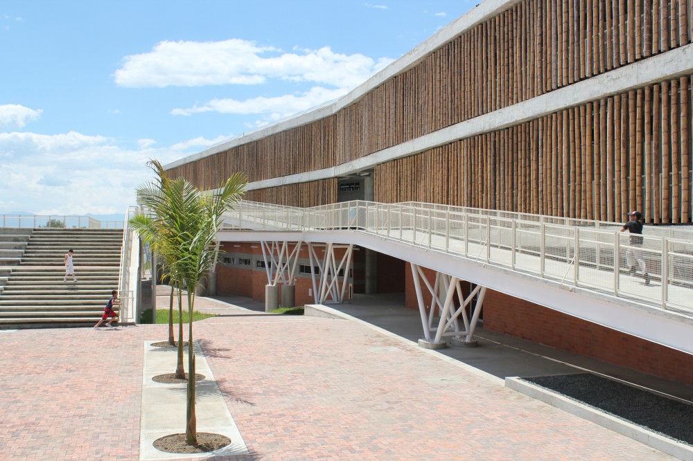 Educational Institute La Samaria / Campuzano Arquitectos