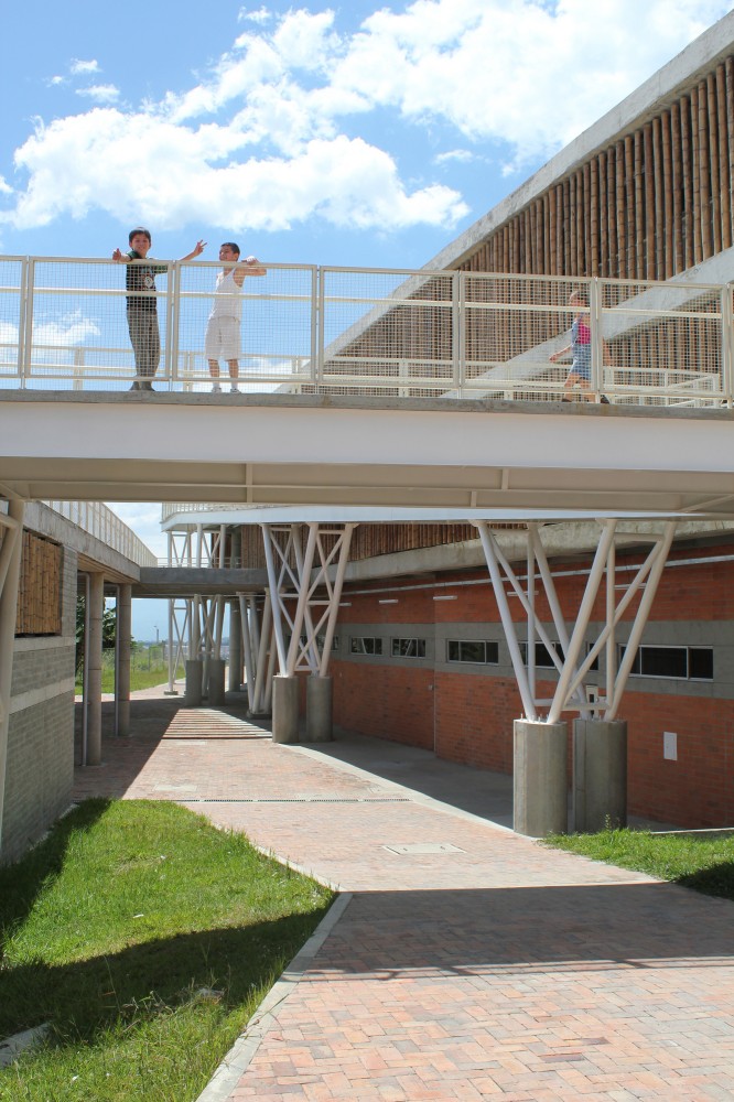 Educational Institute La Samaria / Campuzano Arquitectos