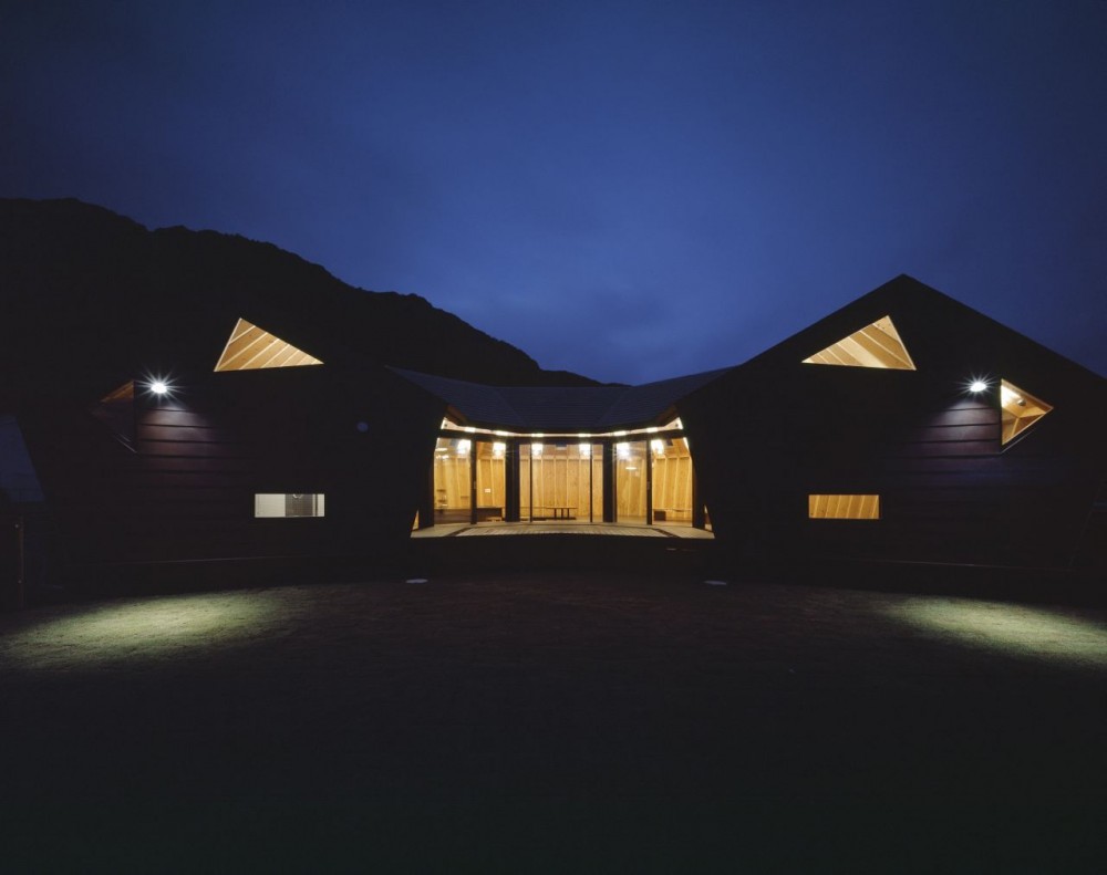 Seashore Shell House / Takeshi Hirobe Architects