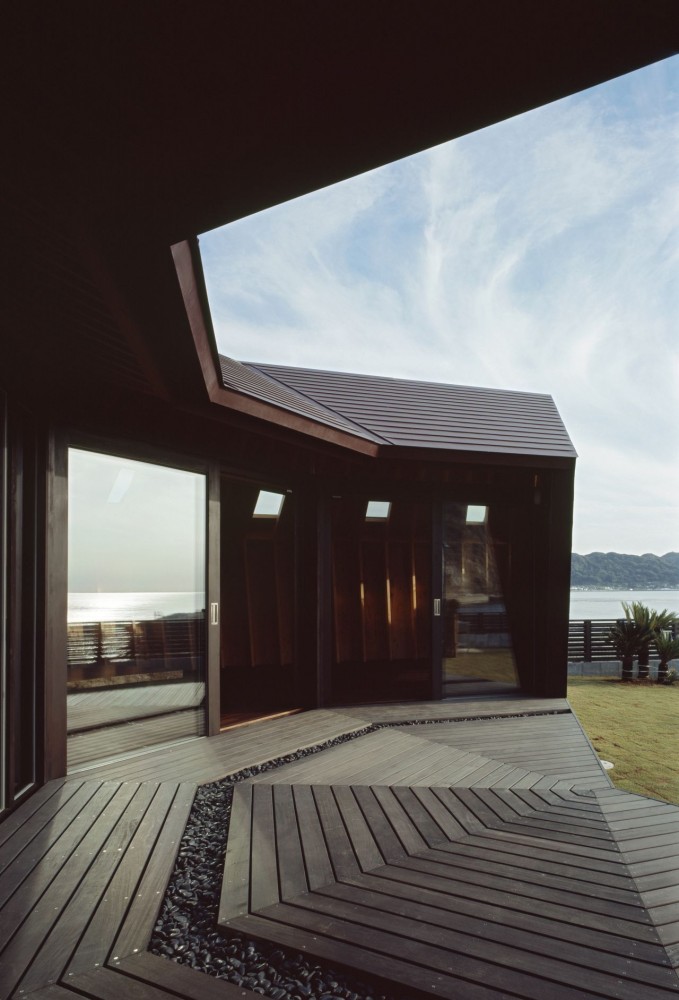 Seashore Shell House / Takeshi Hirobe Architects
