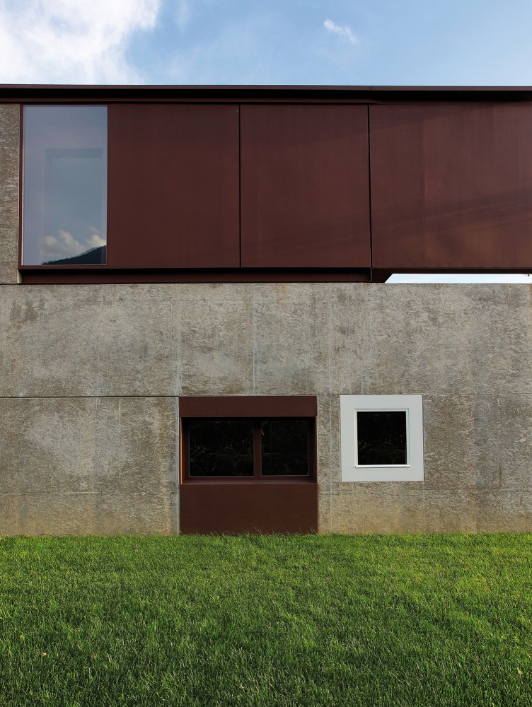 DMB House / act_romegialli