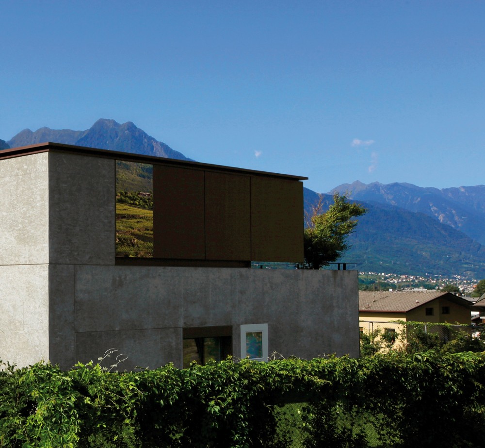 DMB House / act_romegialli