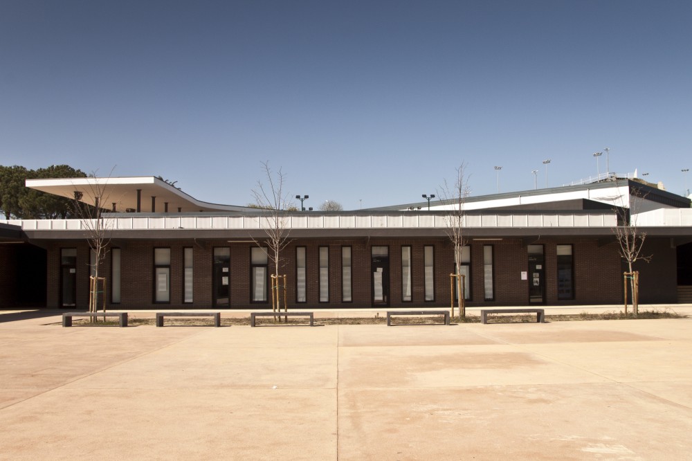 Secondary School Azevedo Neves / João Lúcio Lopes