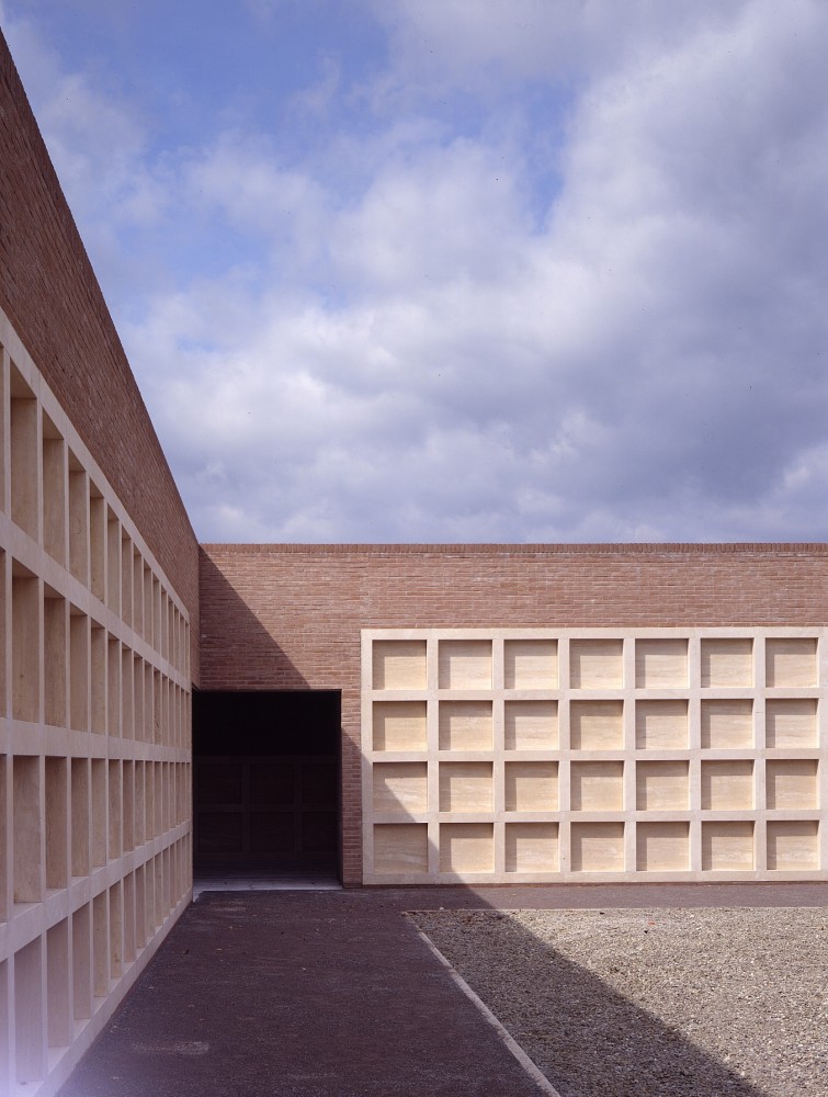 Sansepolcro Cemetery / Studio Zermani e Associati