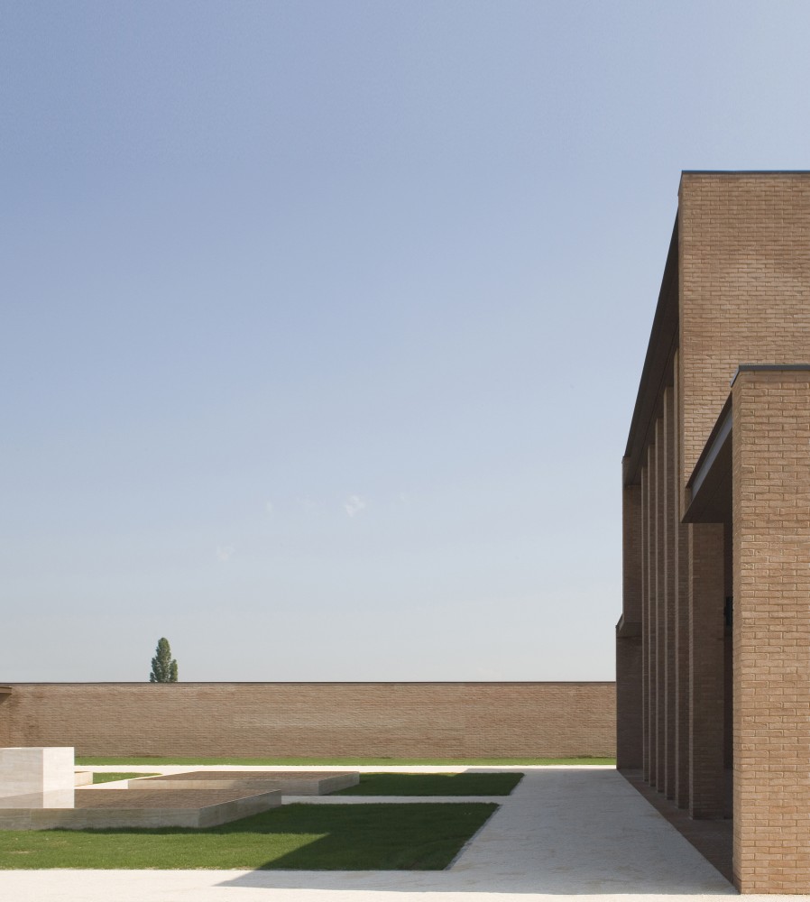 Crematory In Parma / Studio Zermani e Associati