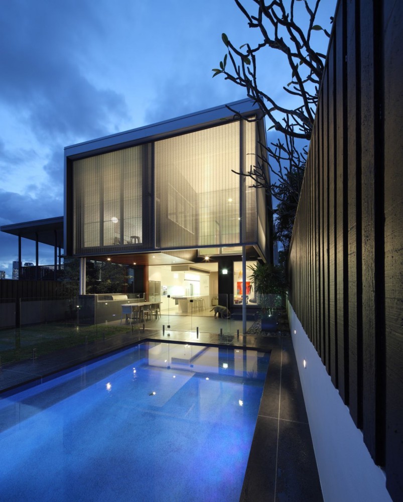 105 V House / Shaun Lockyer Architects