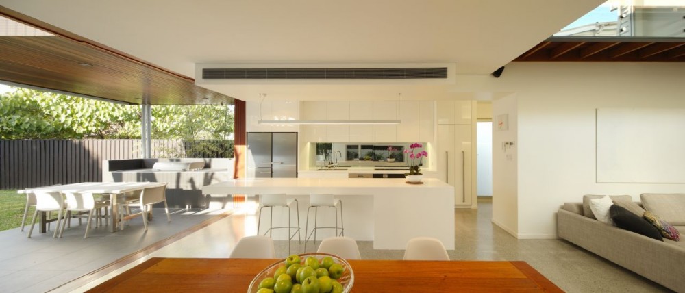 105 V House / Shaun Lockyer Architects