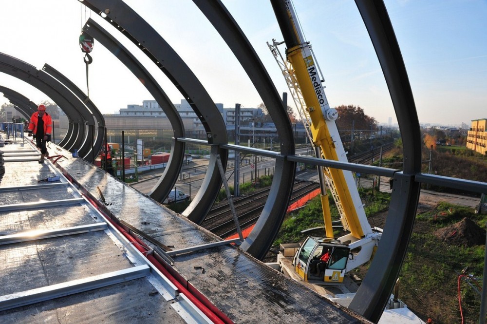 Footbridge Over the Railways / DVVD | Architectes – Designers