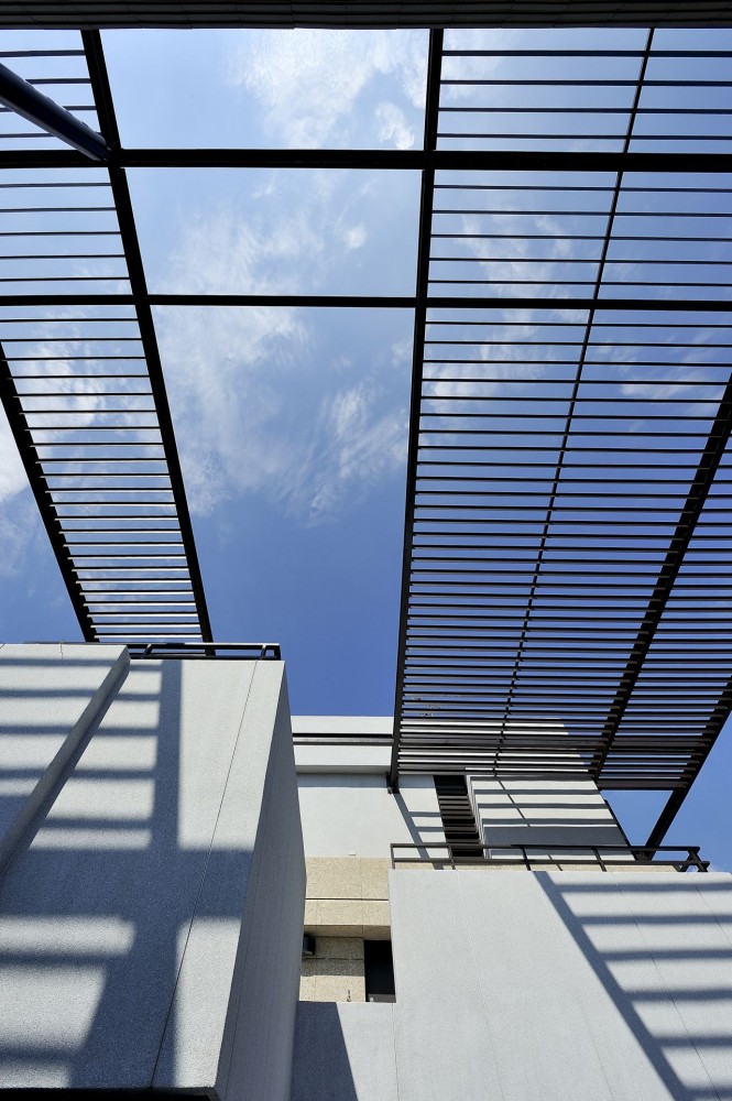 Ritz Plaza Housing Complex / Chin Architects