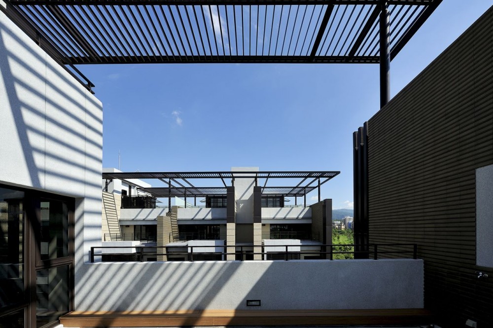 Ritz Plaza Housing Complex / Chin Architects