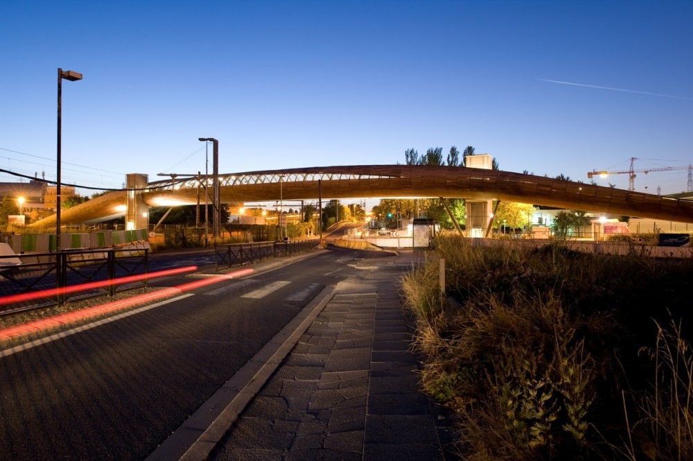 Footbridge Over the Railways / DVVD | Architectes – Designers