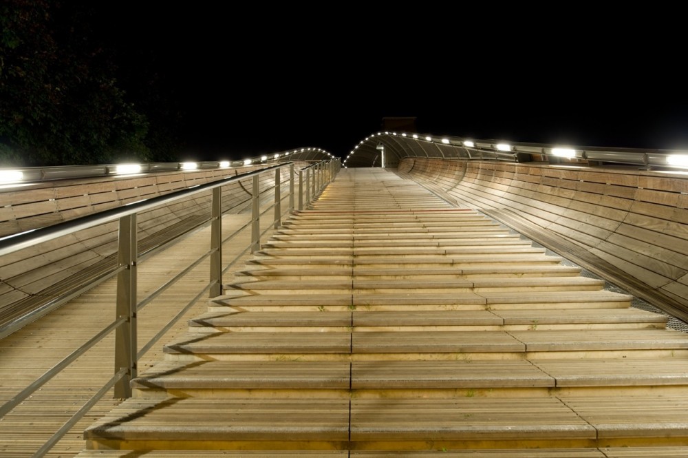 Footbridge Over the Railways / DVVD | Architectes – Designers