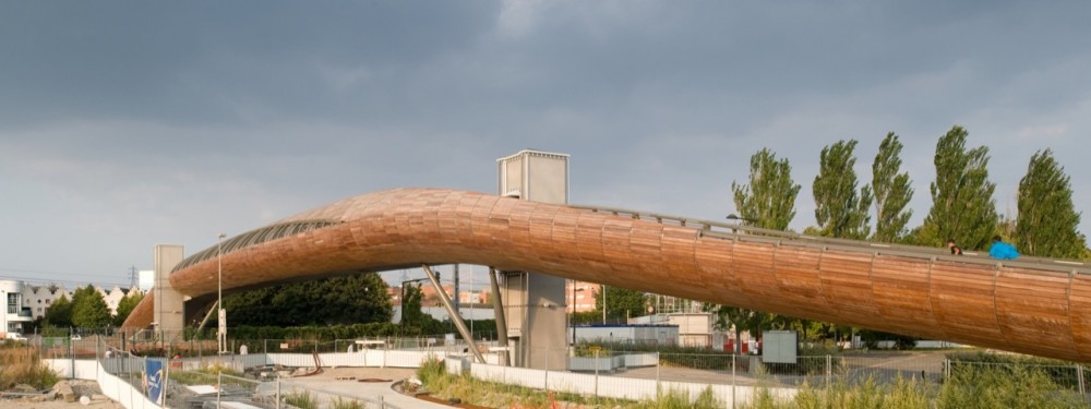 Footbridge Over the Railways / DVVD | Architectes – Designers