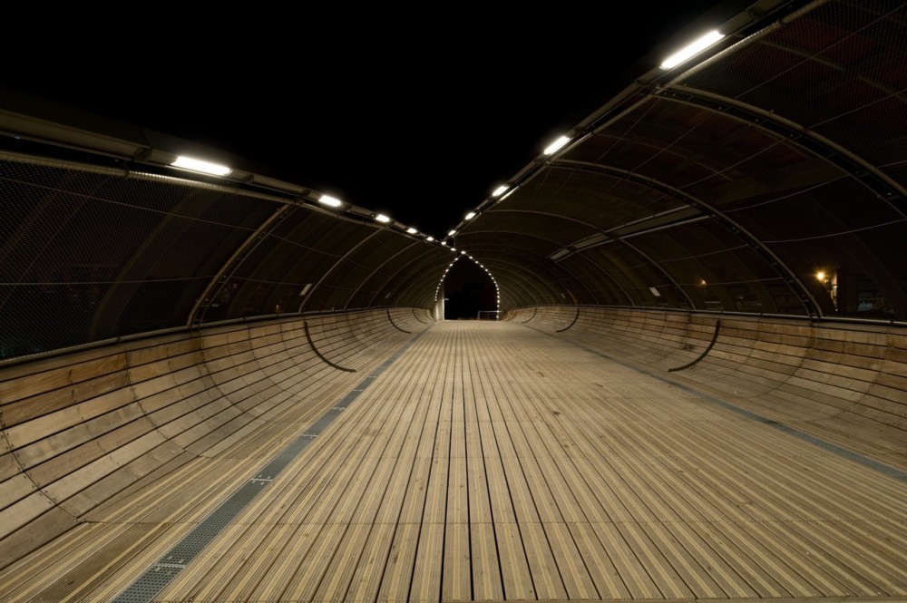 Footbridge Over the Railways / DVVD | Architectes – Designers