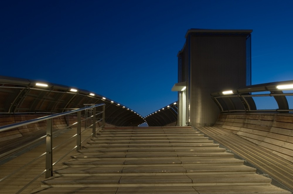 Footbridge Over the Railways / DVVD | Architectes – Designers