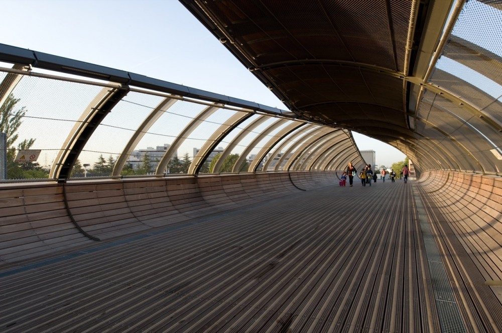 Footbridge Over the Railways / DVVD | Architectes – Designers