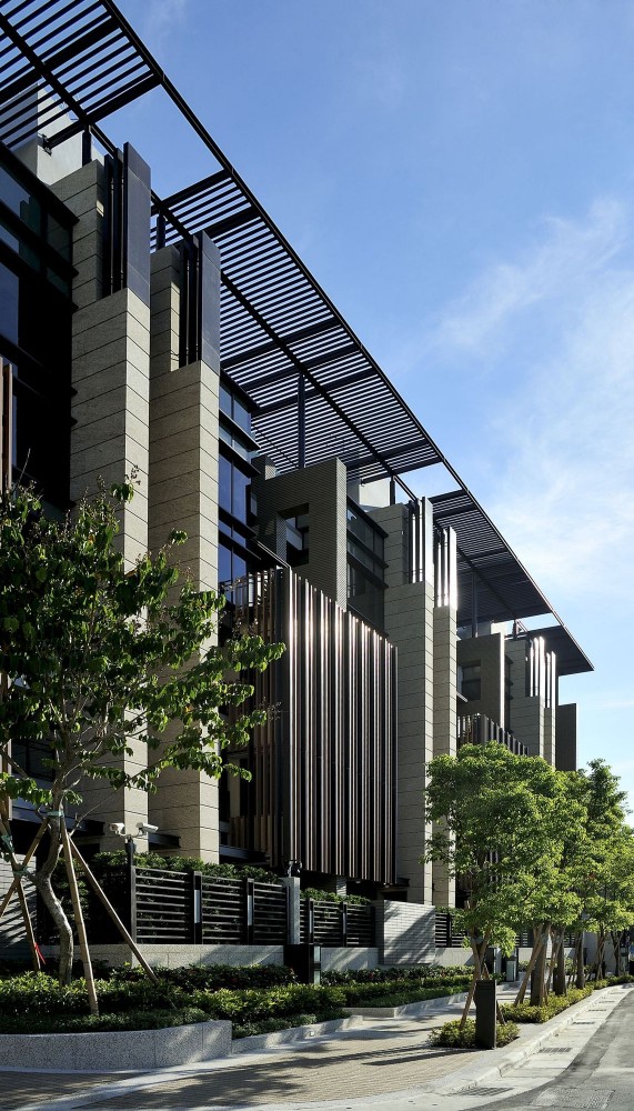 Ritz Plaza Housing Complex / Chin Architects